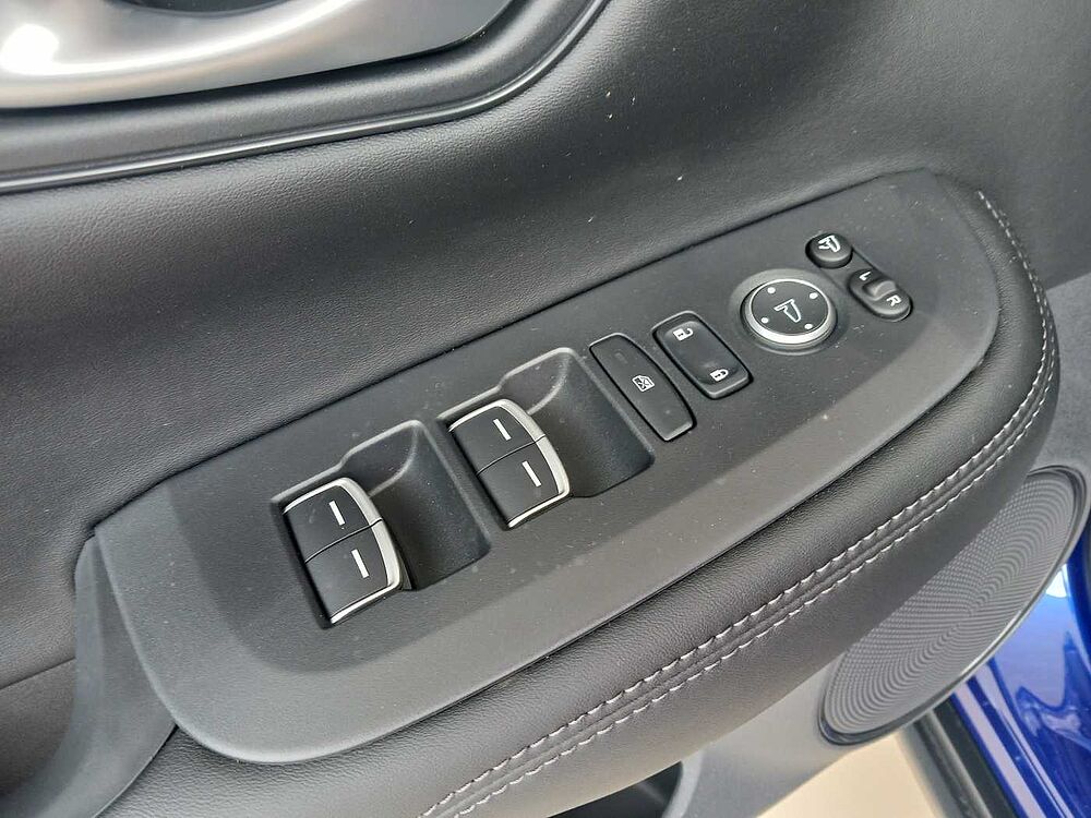 Honda ZR-V Híbrido 2.0 i-MMD Elegance 4x2 PACK BLACK